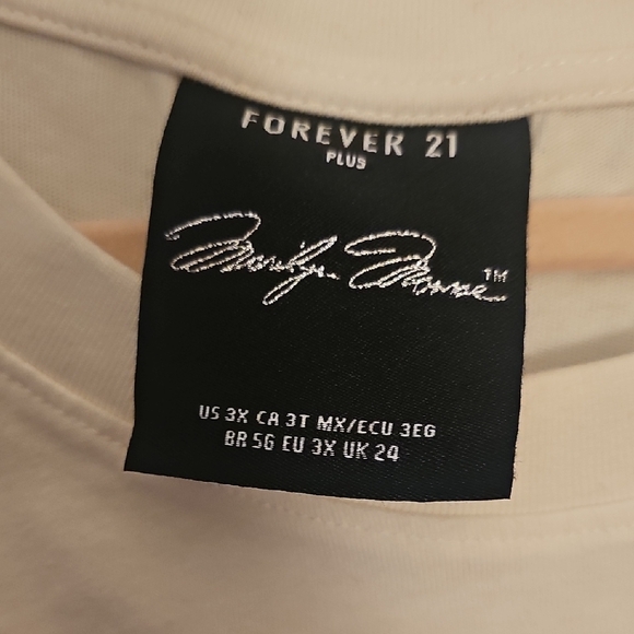 Forever 21 White Graphic Tee - Picture 4 of 9